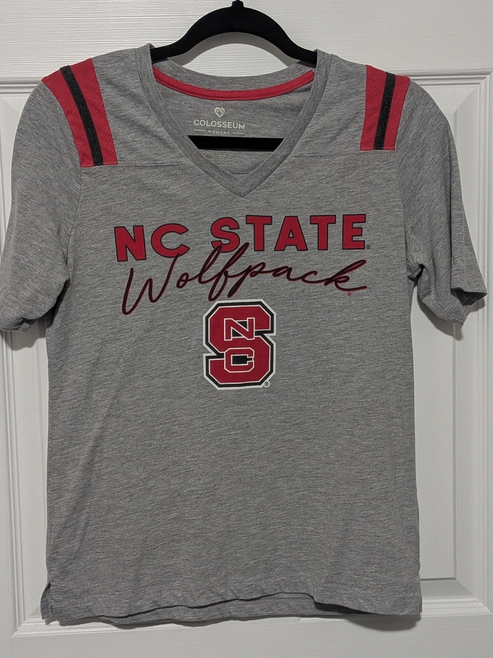 Colosseum NC State Wolfpack Gray & Red V-Neck Tee